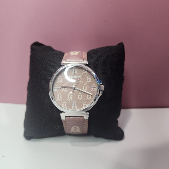 Steve Madden NYC Women’s Watch Mauve/Tan Logo Wristwatch NIB - Picture 2 of 3